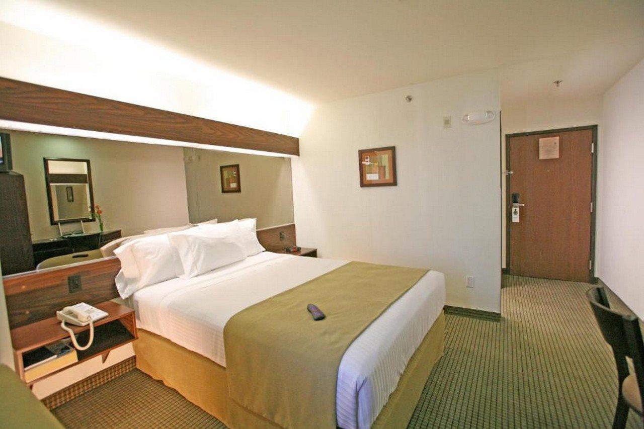 Microtel Inn And Suites By Wyndham Ciudad Juarez, Us Consulate Habitación foto